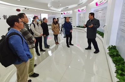 上海工程技術(shù)大學(xué)赴深圳清華大學(xué)研究院下一代互聯(lián)網(wǎng)研發(fā)中心考察交流，共促工程與技術(shù)研究和試驗發(fā)展